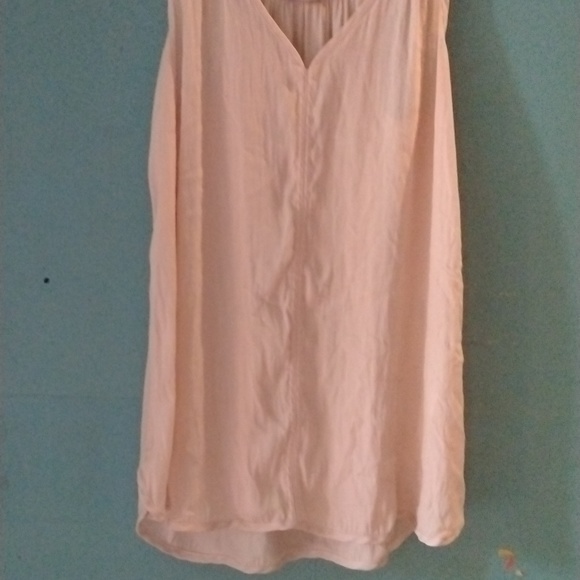 Super cute flowey light cream tank! - Picture 8 of 10